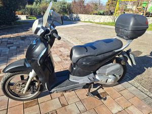 APRILIA SCARABEO 200 I.E 200 CM3, 2011 GOD.
