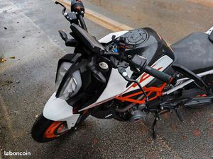 KTM DUKE 390