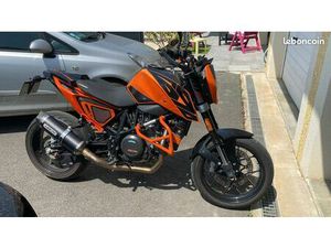 MOTO KTM 690 DUKE