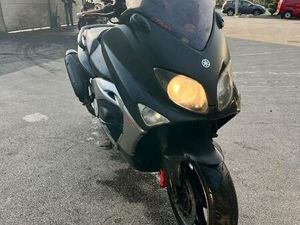 VENDO YAMAHA T-MAX 500 (2004 - 07) USATA A ROMA (CODICE 9895061) - MOTO.IT