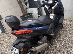 YAMAHA XMAX