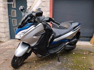 HONDA FORZA 125