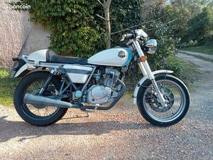 MASH 125 CAFÉ RACER