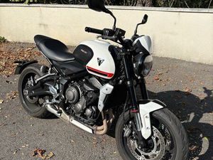 TRIUMPH TRIDENT 660