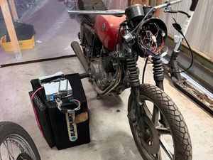 YAMAHA XS360 – PROJEKTBIKE MIT VIELEN ERSATZTEILEN