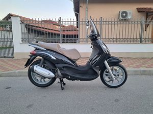 PIAGGIO BEVERLY 250 IE →