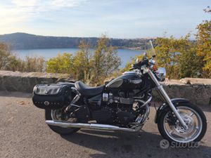 TRIUMPH SPEEDMASTER 800