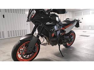VENDO KTM 890 SMT (2023 - 26) USATA A TORRE DE' ROVERI (CODICE 9895087) - MOTO.IT