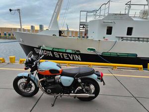 ② TRIUMPH T100 GULF EDITION NIEUWSTAAT 2023