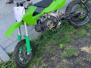 APOLLO 125 CC DANS UN SUPERBE ÉTAT 350 NÉGOCIABLE