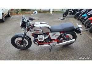 MOTO GUZZI V7 CAFÉ RACER