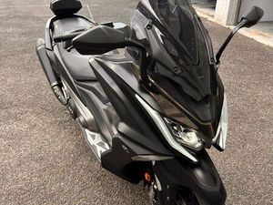 SCOOTER KYMCO AK 550