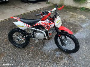 YCF 88 SEMI-AUTOMATIQUE 2012