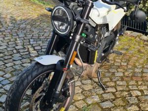 HUSQVARNA VITPILEN 401