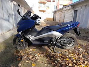 YAMAHA T-MAX 530 →