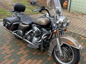 HARLEY-DAVIDSON ROAD KING CLASSIC
