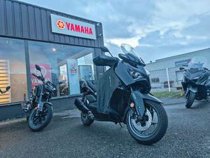 YAMAHA X-MAX 300