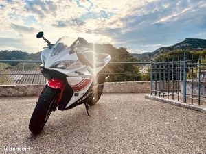 YAMAHA R125