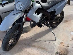 DERBI DRD RACING PRÊTE À ROULER NON KITÉE