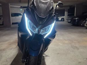 SCOOTER KYMCO AK 550 TRÈS BON ÉTAT