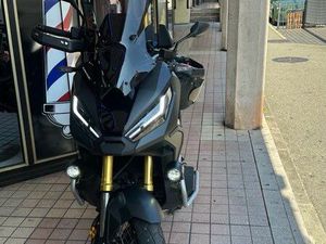 HONDA X-ADV 2024 – FULL BLACK BRIDÉ A2