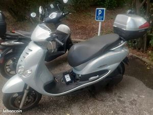 SCOOTER GRIS NÉO'S YAMAHA
