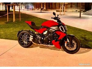 DUCATI DIAVEL V4