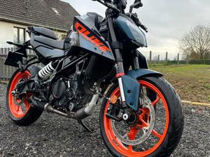 ② KTM 125 DUKE-2024