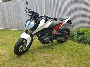 ② KTM DUKE 125 CC