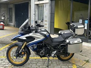 VOGE 525 DSX COM MALAS MAFAMUDE E VILAR DO PARAÍSO