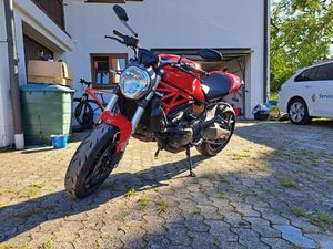 DUCATI MONSTER 821