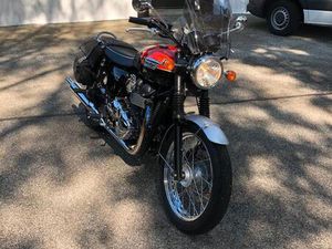 TRIUMPH BONNEVILLE T 100