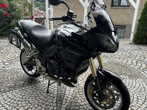 TRIUMPH TIGER 1050 2. HAND ABS CARBON KOFFER ARROW 16.885 KM TOP