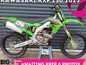 KAWASAKI KXF 250 2023 - ONLY 30 HOURS - STOCK & V CLEAN