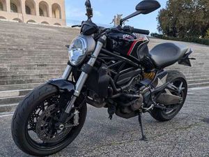 DUCATI MONSTER 821 DARK NERO