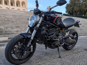 VENDO DUCATI MONSTER 821 DARK ABS (2014 - 16) USATA A ROMA (CODICE 9895010) - MOTO.IT