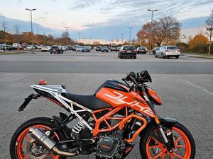 KTM DUKE 390