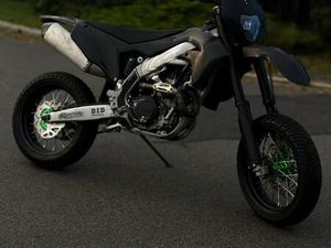 SUPERMOTO (KAWASAKI KX 450)