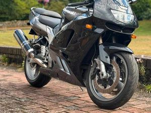 KAWASAKI NINJA ZX-9R B TÜV BIS 09.2027