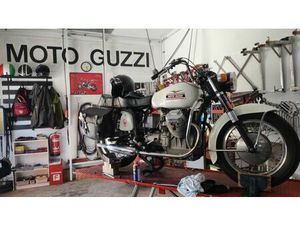 MOTO GUZZI V7 SPEZIAL
