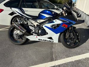 SUZUKI GSXR 1000 KÖPES
