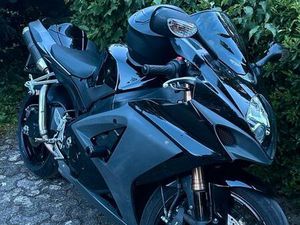 SUZUKI GSXR 1000 K8
