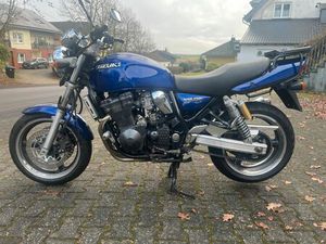 SUZUKI GSX 750
