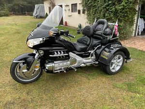 TRAJKA HONDA GL 1800 BRZUSTOWA