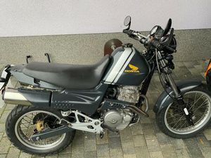 HONDA SLR 650 UMBAU MIT PAPIEREN
