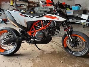 KTM SMR 690 TOP MOTORRAD