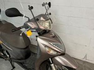 SCOOTER SUZUKI SIXTEEN 150