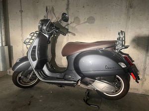 VESPA 300 GTS HPE TOURING 1750 KM!!! CANTON TESSIN -