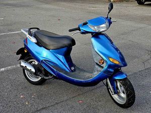 KYMCO ZX 50 ROLLER AB PLATZ -