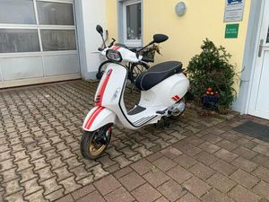 VESPA PRIMAVERA-SPRINT 50 4T 3V, SONDERMODELL RACING